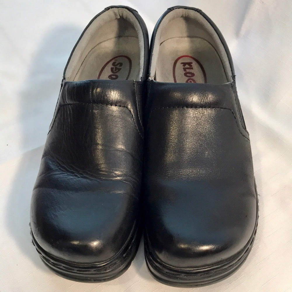 Black Slip-On Women's Clog Shoes - Picture 5 of 8